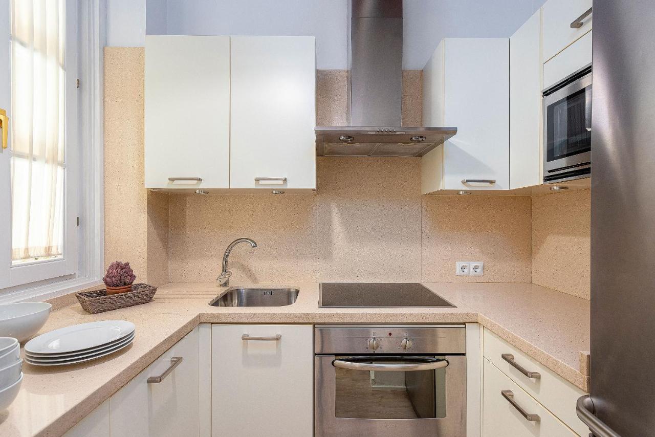 Genteel Home Plaza Nueva Севилья Экстерьер фото