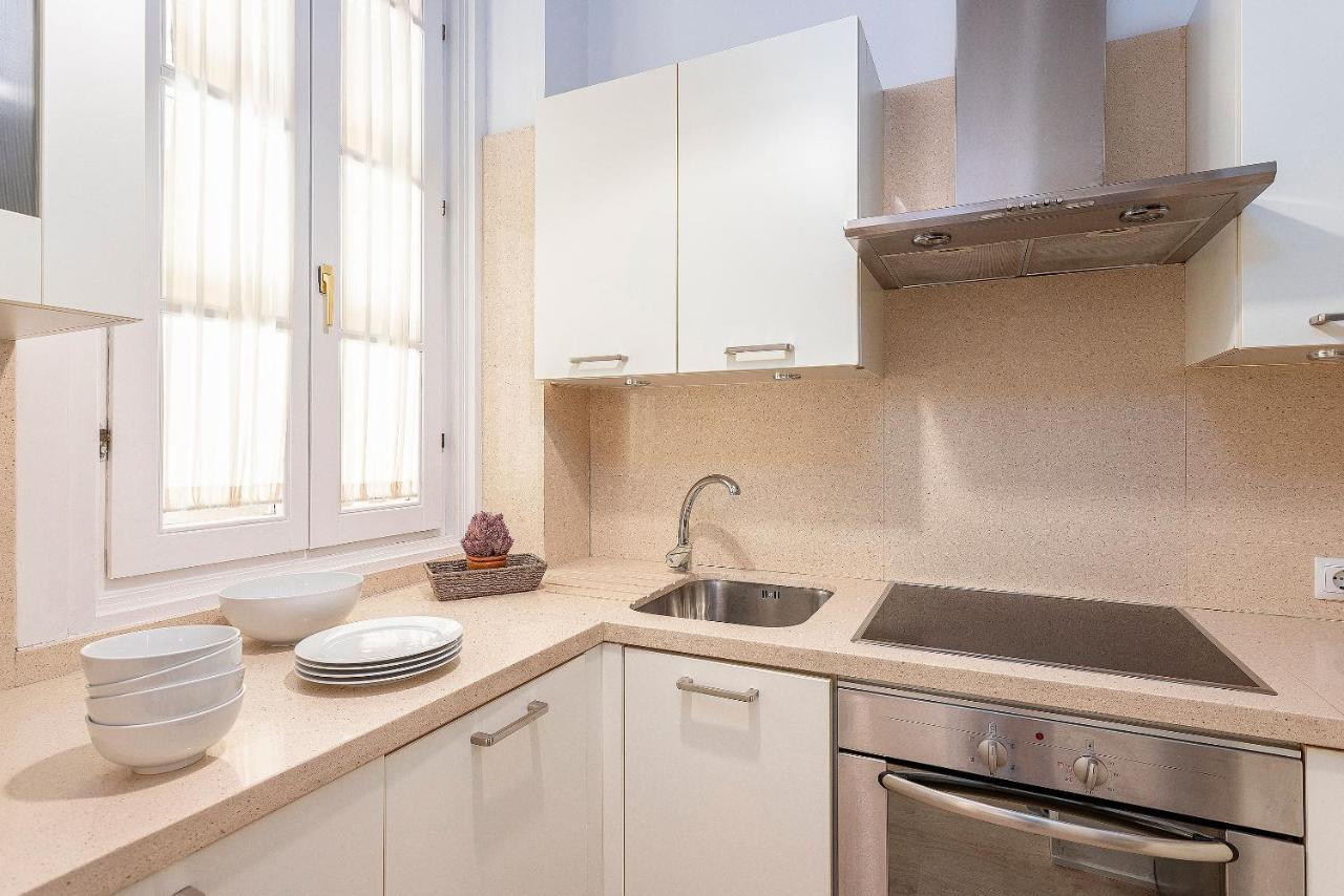 Genteel Home Plaza Nueva Севилья Экстерьер фото