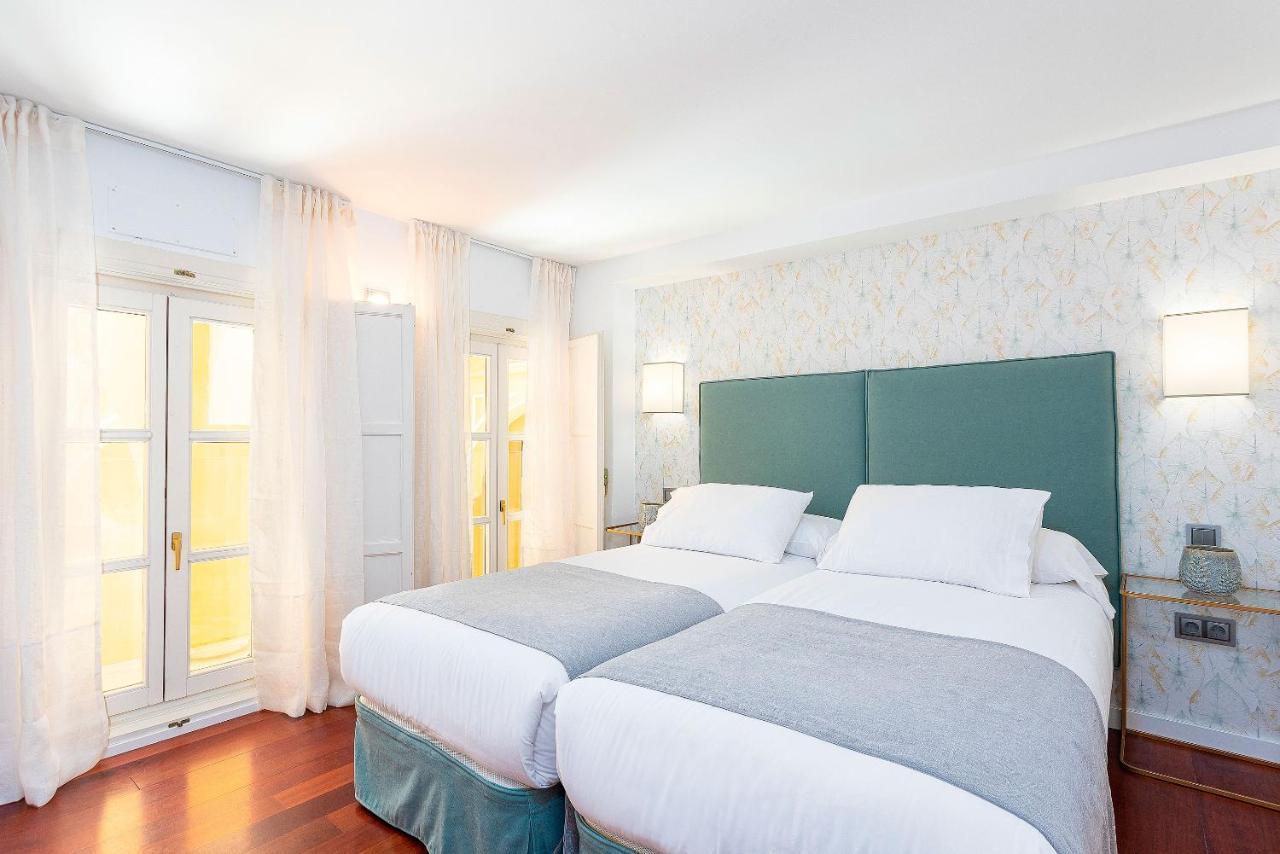 Genteel Home Plaza Nueva Севилья Экстерьер фото
