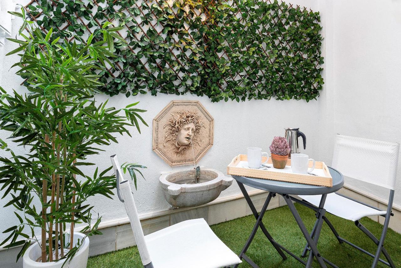 Genteel Home Plaza Nueva Севилья Экстерьер фото